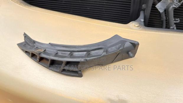 Toyota Harrier Windscreen Finisher - thumbnail 4