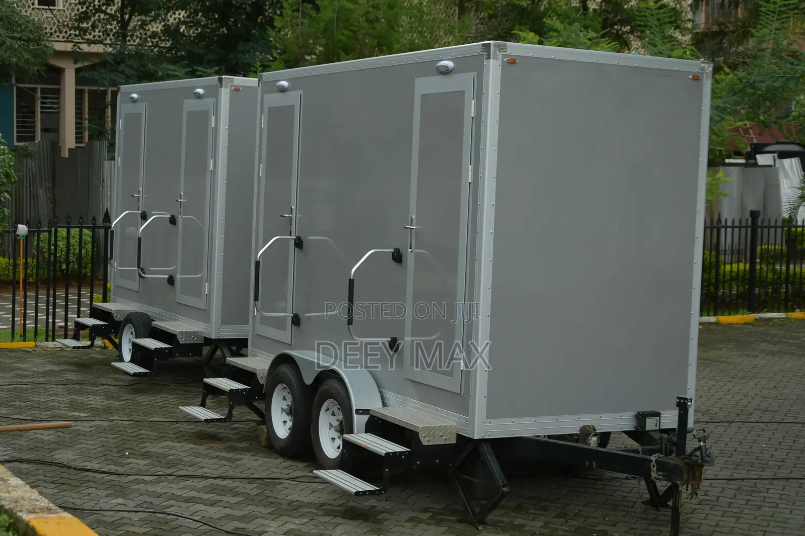 Vvip / Executive Portable Trailer Toilets For Hire