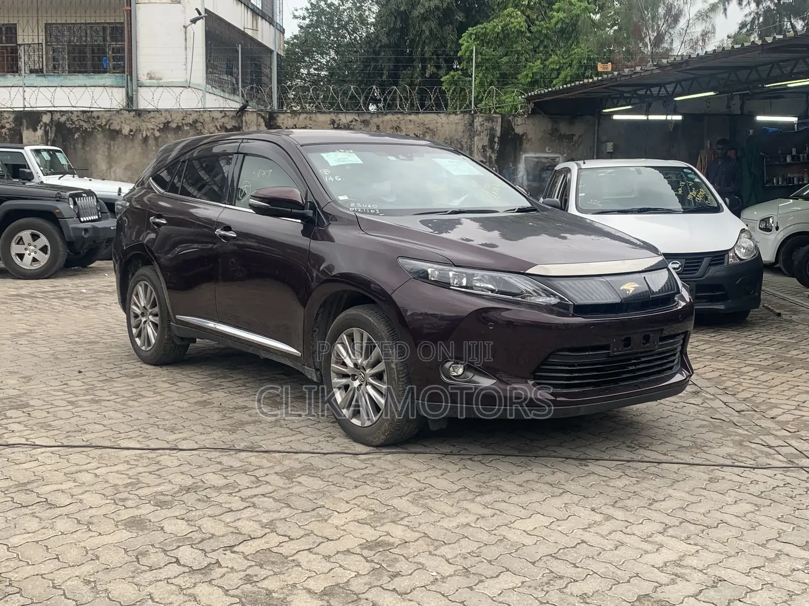 Toyota Harrier 2.0 4WD 2017 Purple