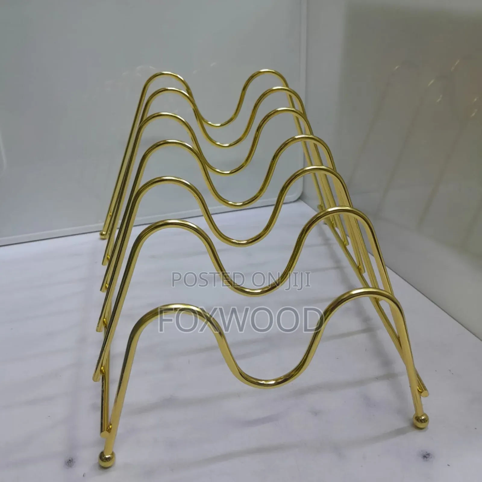 Metallic Plates Stand Now Available.