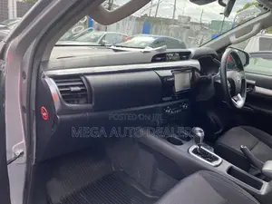 Toyota Hilux 2018 Silver