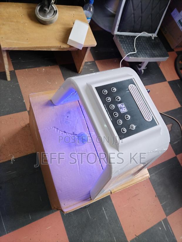 PDT Led Light Therapy Machine/Facial Machine - main view