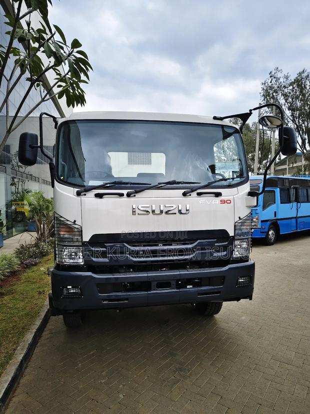 Brand New Isuzu FVR90 Cab Chassis - thumbnail 2