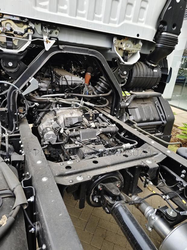 Brand New Isuzu FVR90 Cab Chassis - thumbnail 4