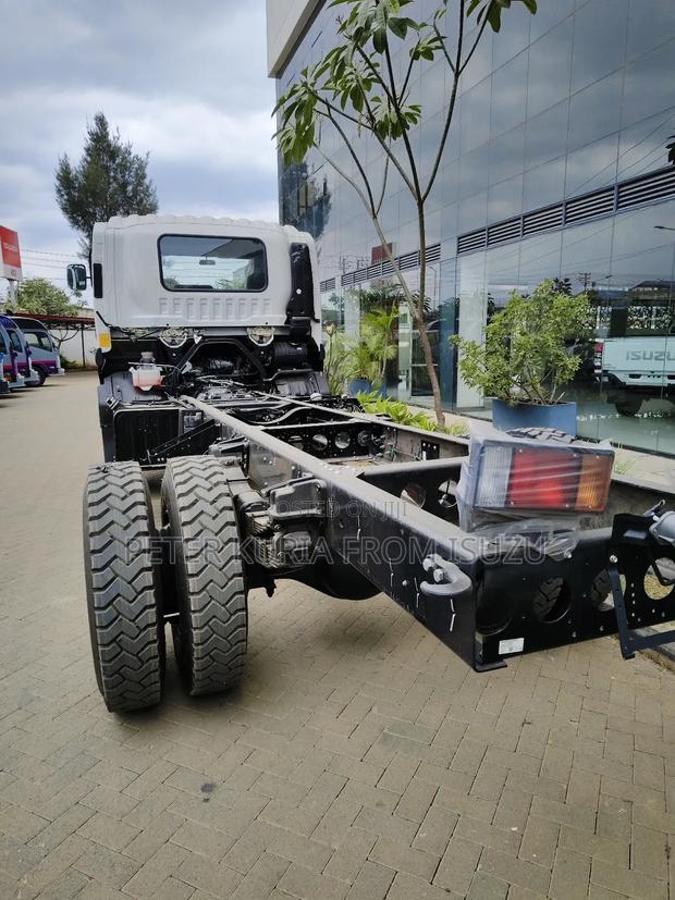 Brand New Isuzu FVR90 Cab Chassis - thumbnail 6