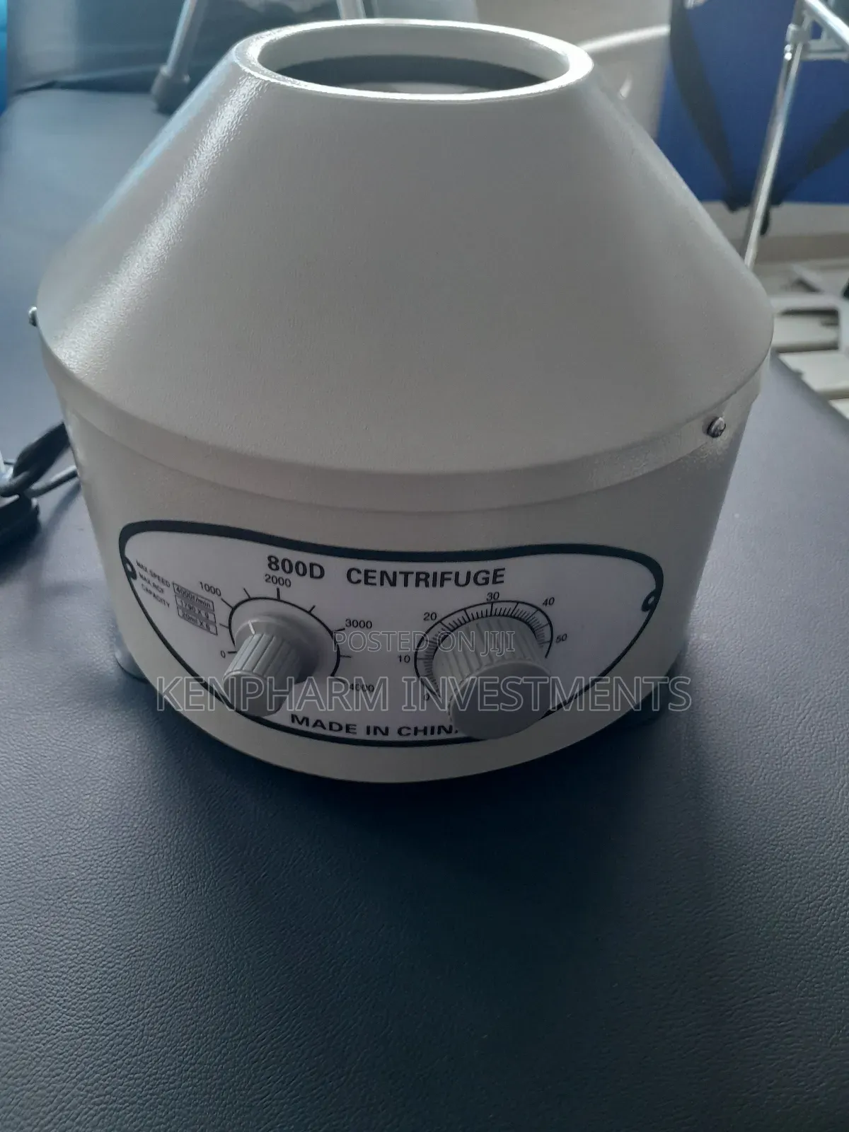 Table Top 6 Tube Centrifuge; 800D Round