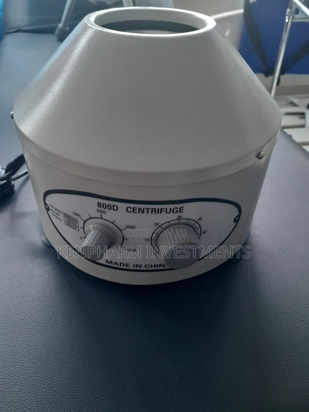 Table Top 6 Tube Centrifuge; 800D Round