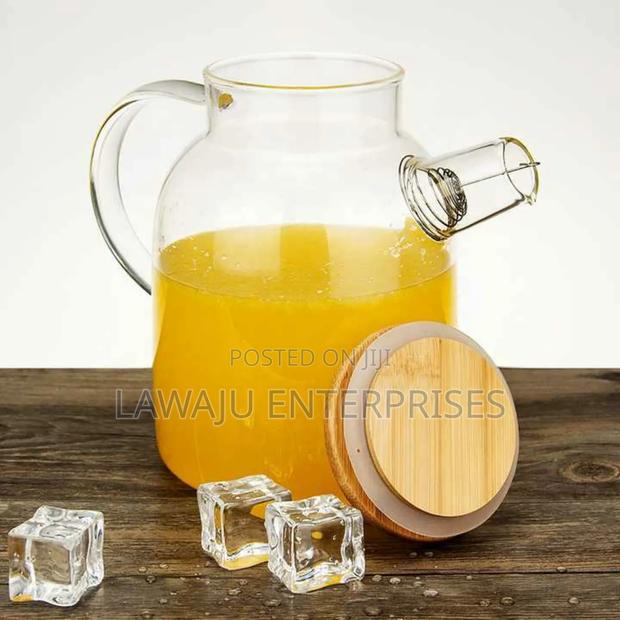 1.8L Borosilicate Tea Pot With Bamboo Lid