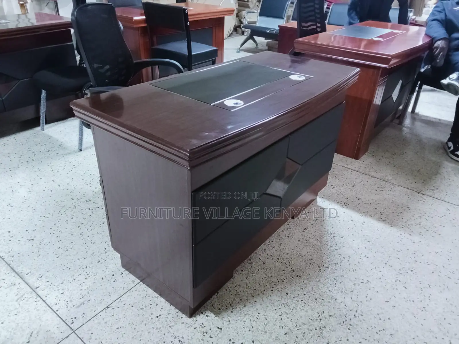 1200mm Executive Office Desk With Lockable Drawers