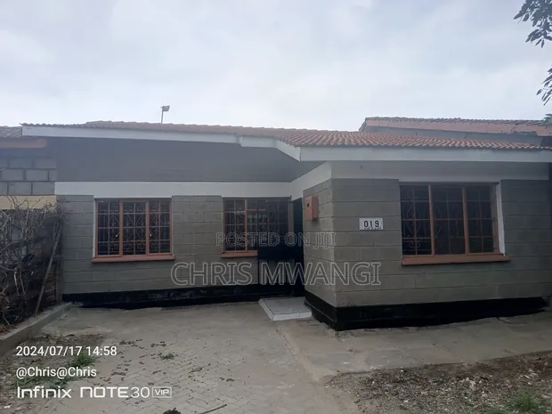 3bdrm Bungalow in Mlolongo Estate, Mombasa Road for sale