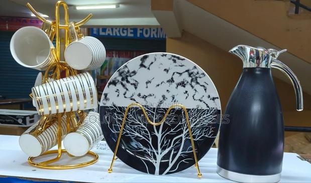 Breakfast Set
6plates
6mugs
1flask