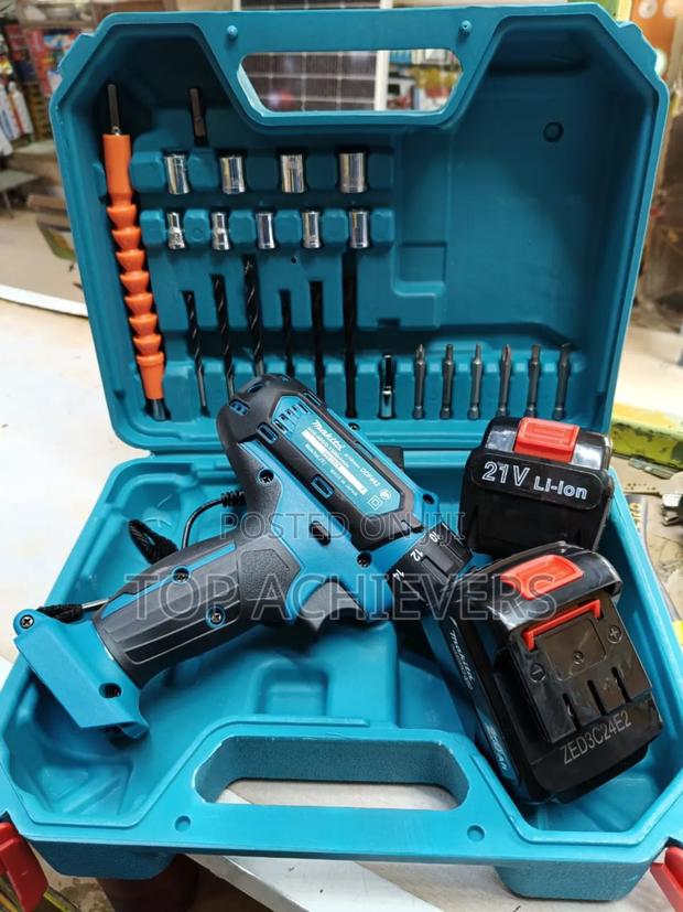 Rechargeable Makita Drill 21v - main view