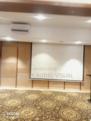 We Sell Projector Screen Projector's