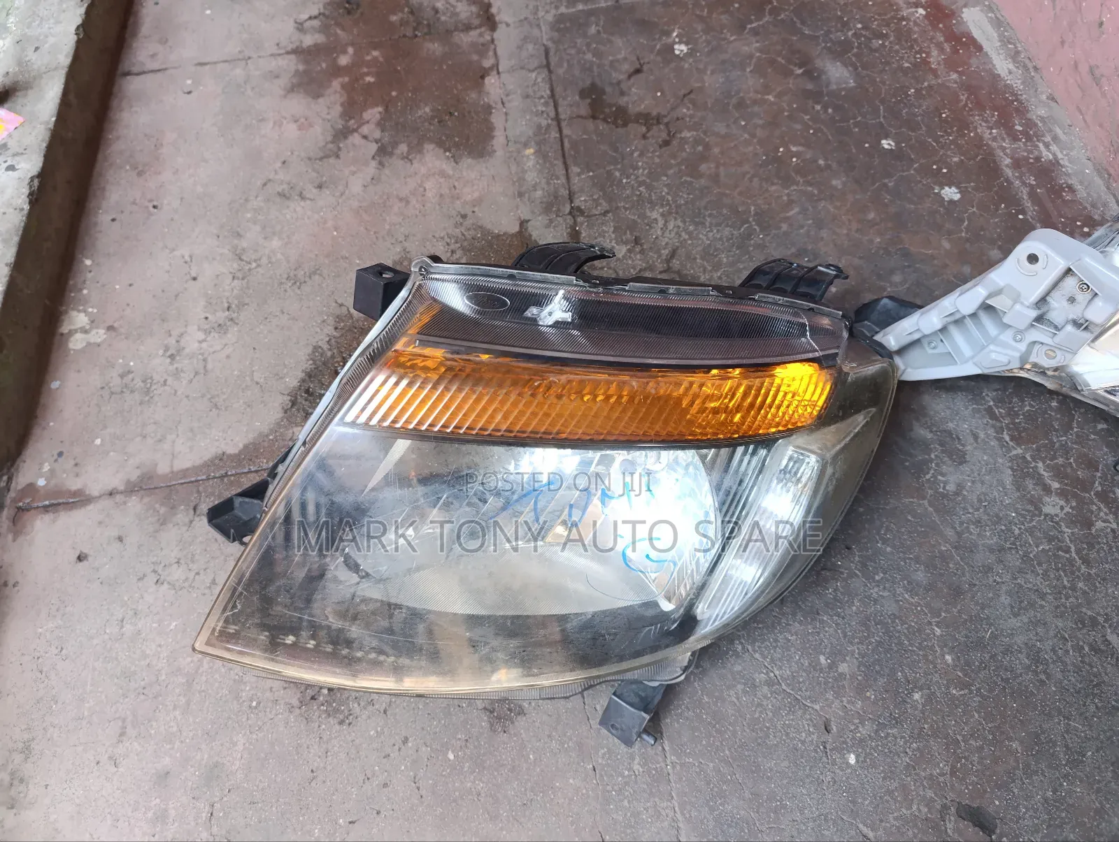 Ford Ranger Headlight Non Zenon 2010