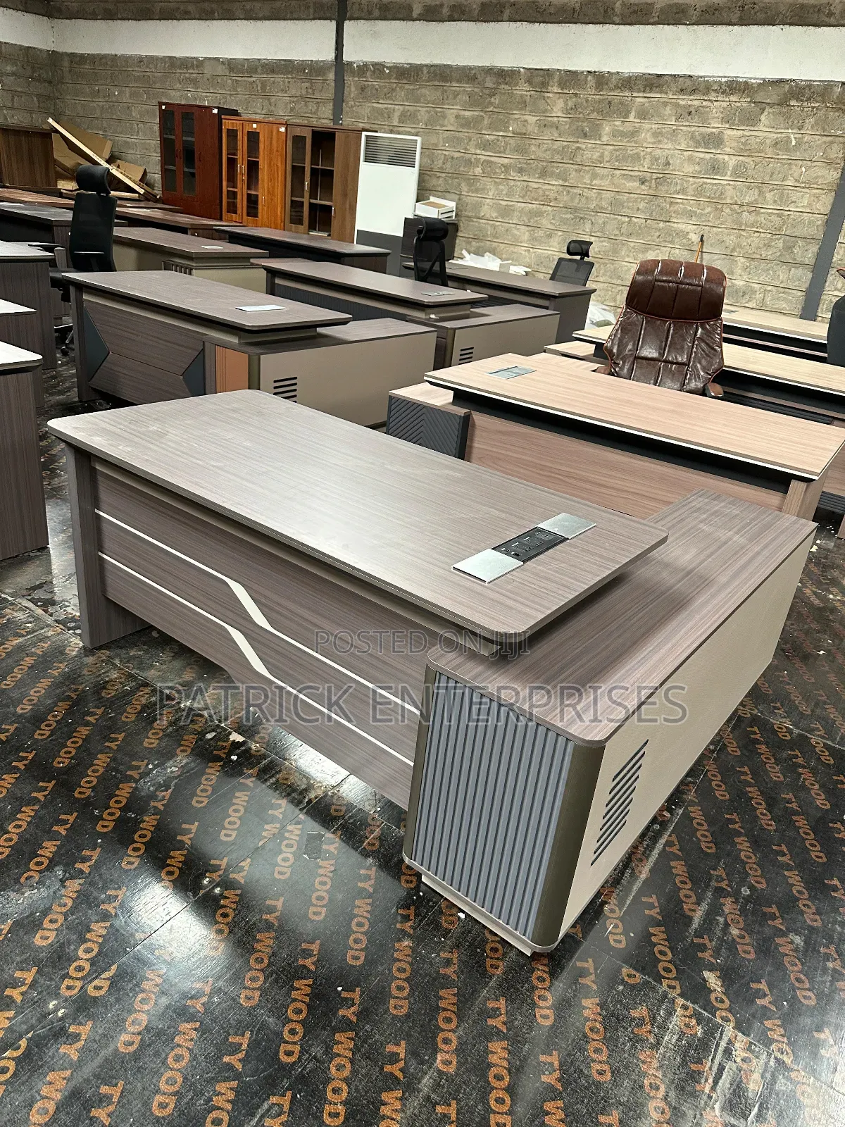 Executive Imported Office Desk 1.8 MTRS