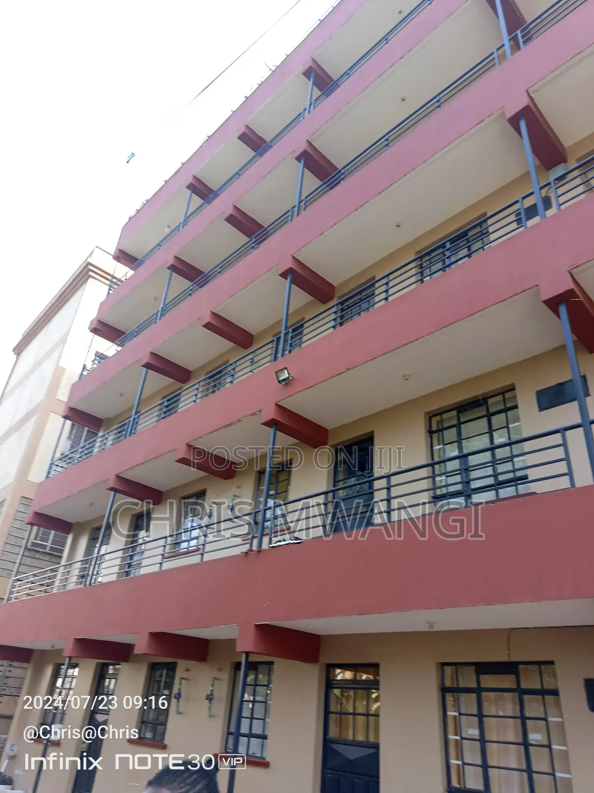 2bdrm Block of Flats in Ruaka Estate Bypass for sale