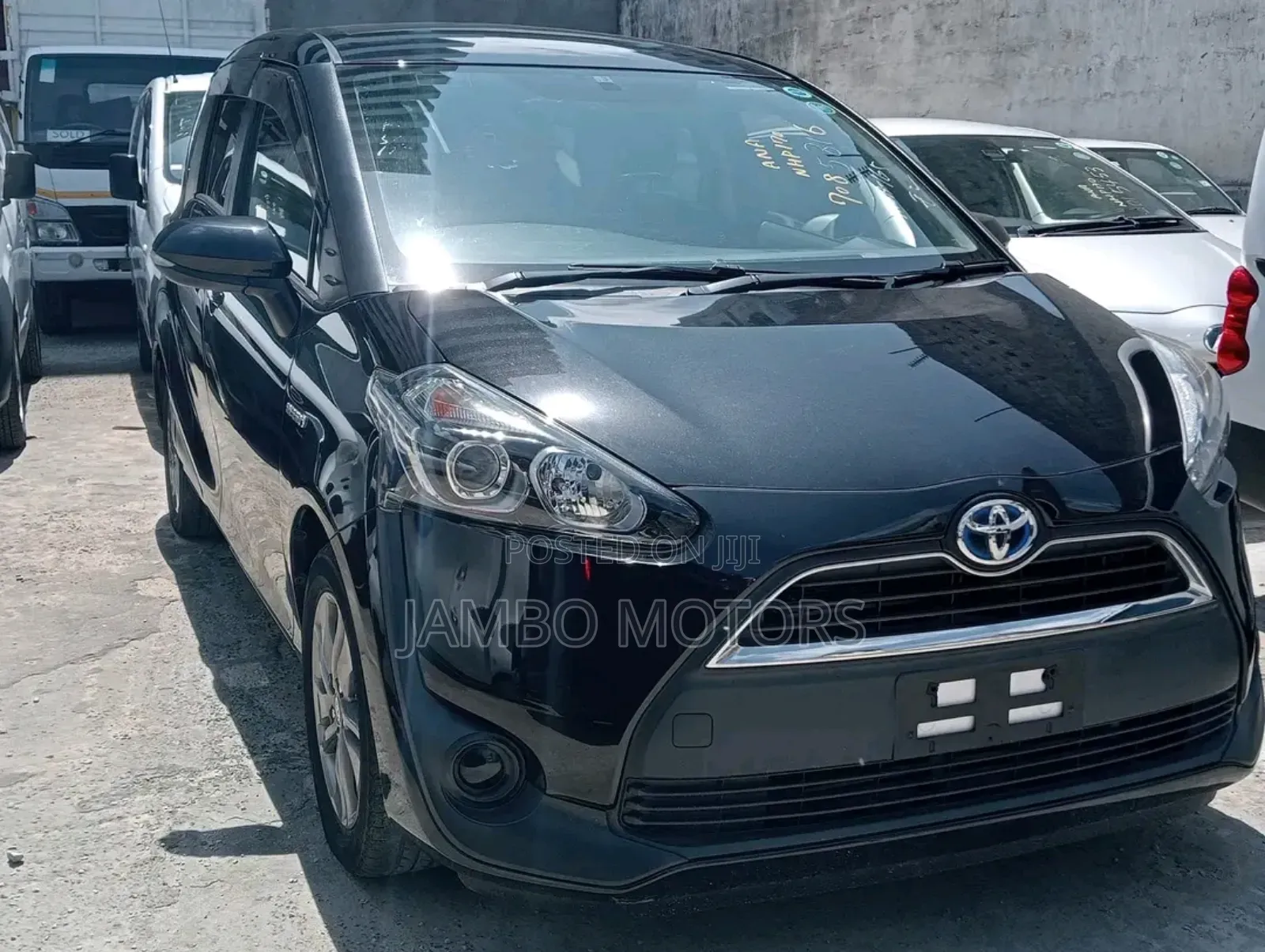 Toyota Sienta 1.5 Hybrid FWD 2017 Black