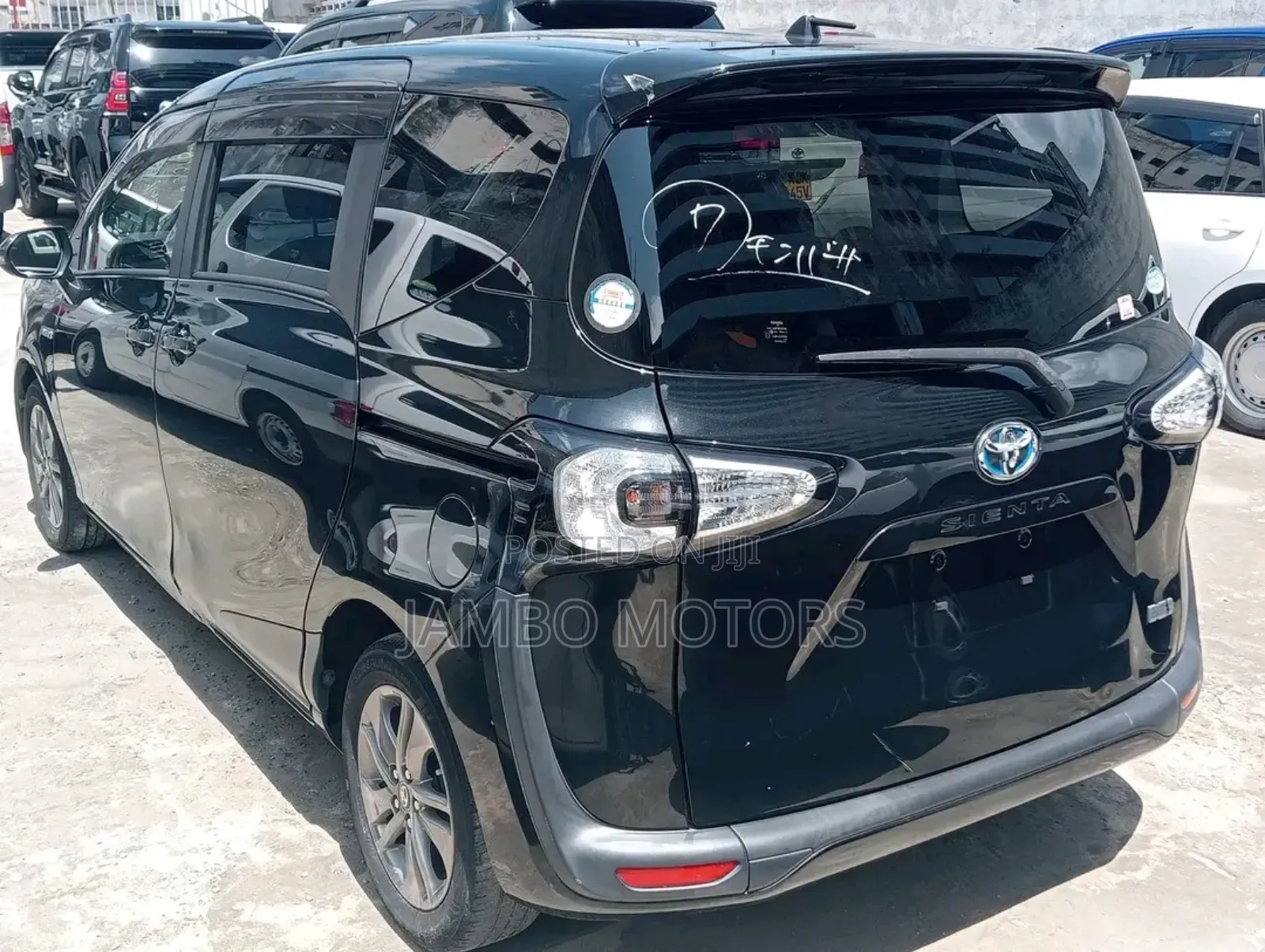Toyota Sienta 1.5 Hybrid FWD 2017 Black