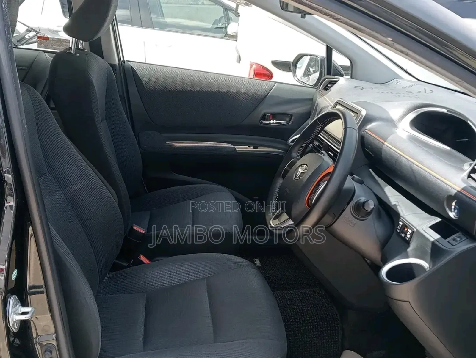 Toyota Sienta 1.5 Hybrid FWD 2017 Black