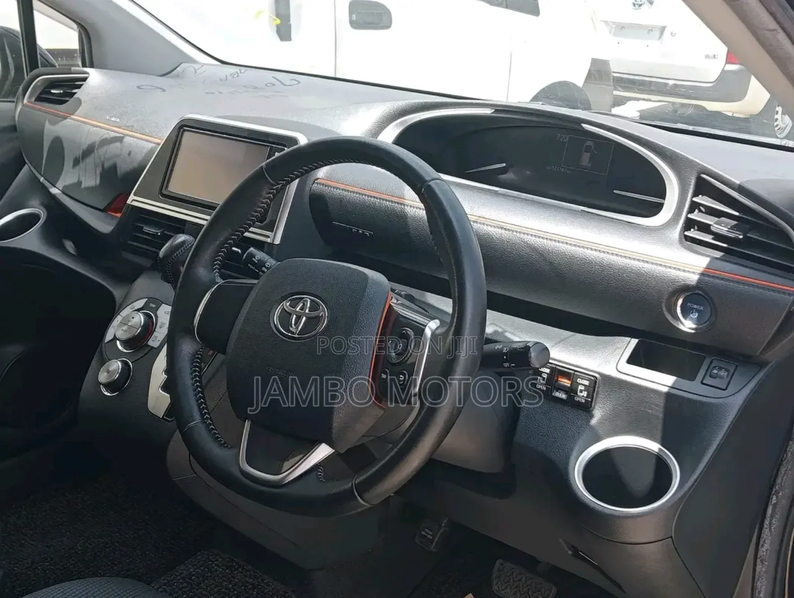Toyota Sienta 1.5 Hybrid FWD 2017 Black