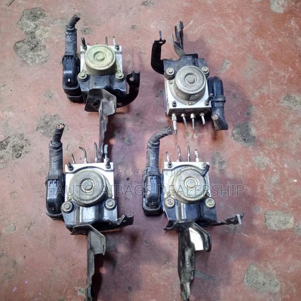 ABS Break Pump Nissan X-Trail Nt30 . - thumbnail 2