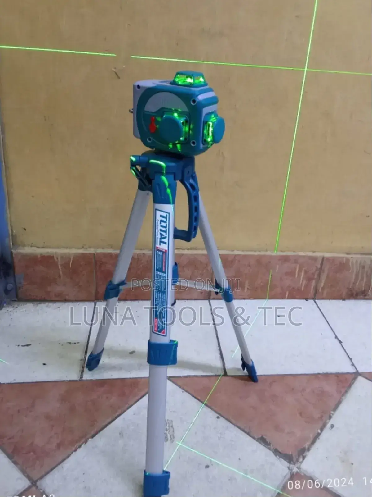 360 Degrees Laser Level and Stand.