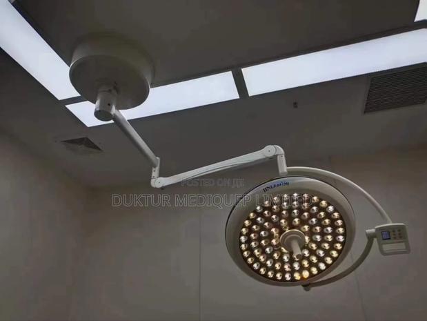 Single Arm Ceiling Shadowless Theater Lamp/ Operating Light - main view