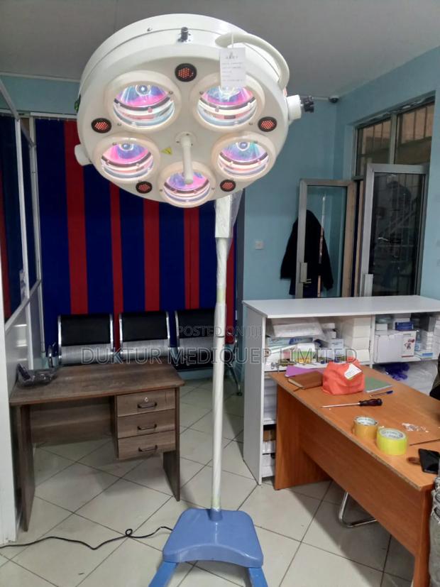 Mobile Halogen Theater Lamp - main view