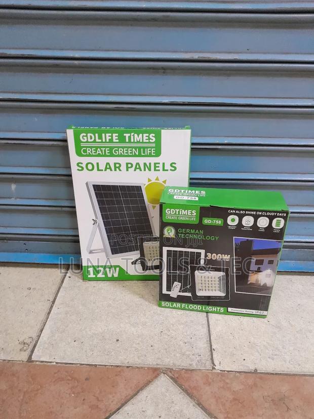 Solar Light Plus Solar Panel 300W.