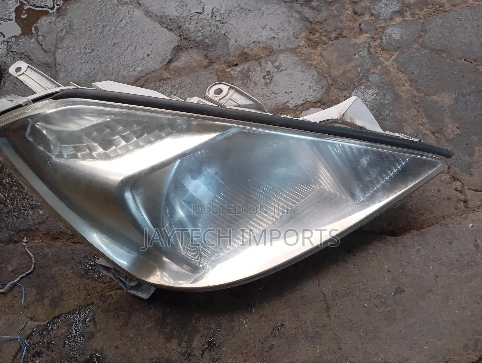 Allion 2002 Headlight