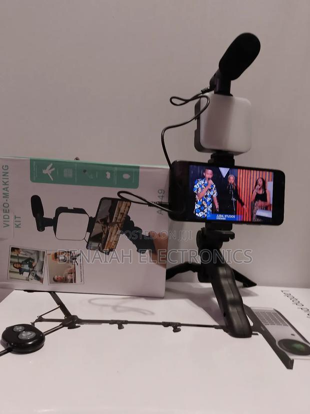 Vlogging Kit.Handheld Stick Stand Microphone.(Bluetooth)
