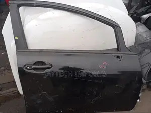 Nissan Note E12 Door