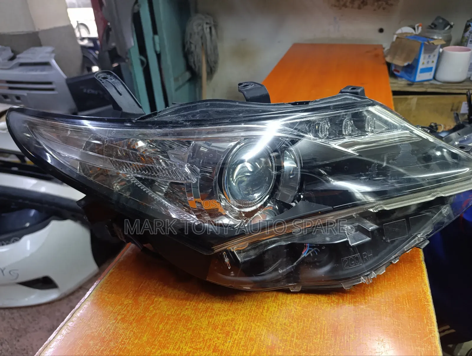 Toyota Auris Headlight Zenon Right