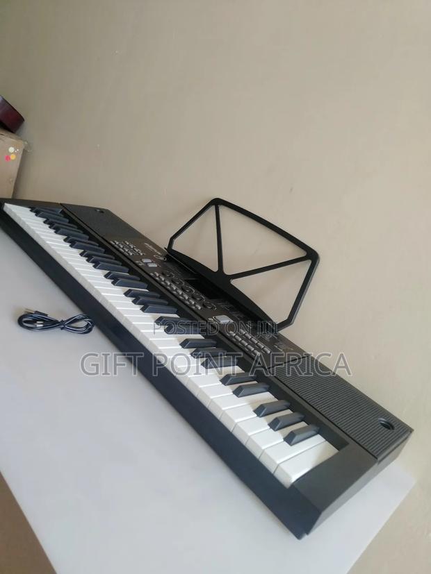 Professional Piano Keyboard With Built Battery - thumbnail 2