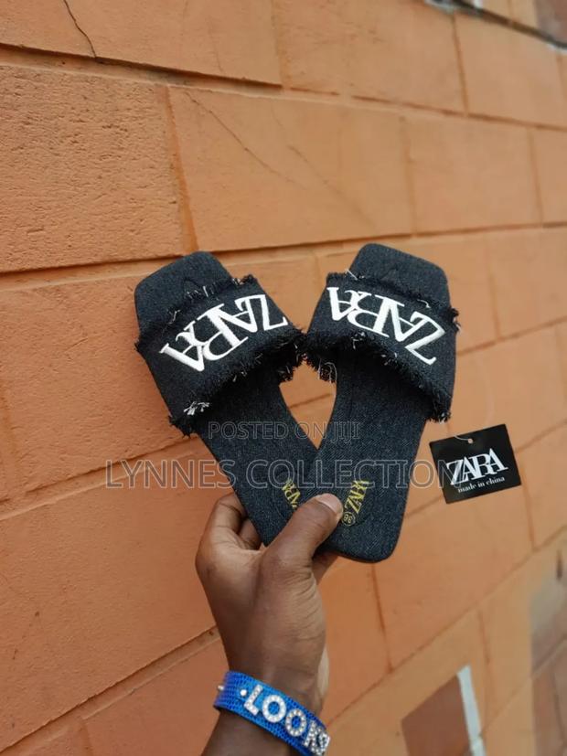 Zara Slides - thumbnail 3