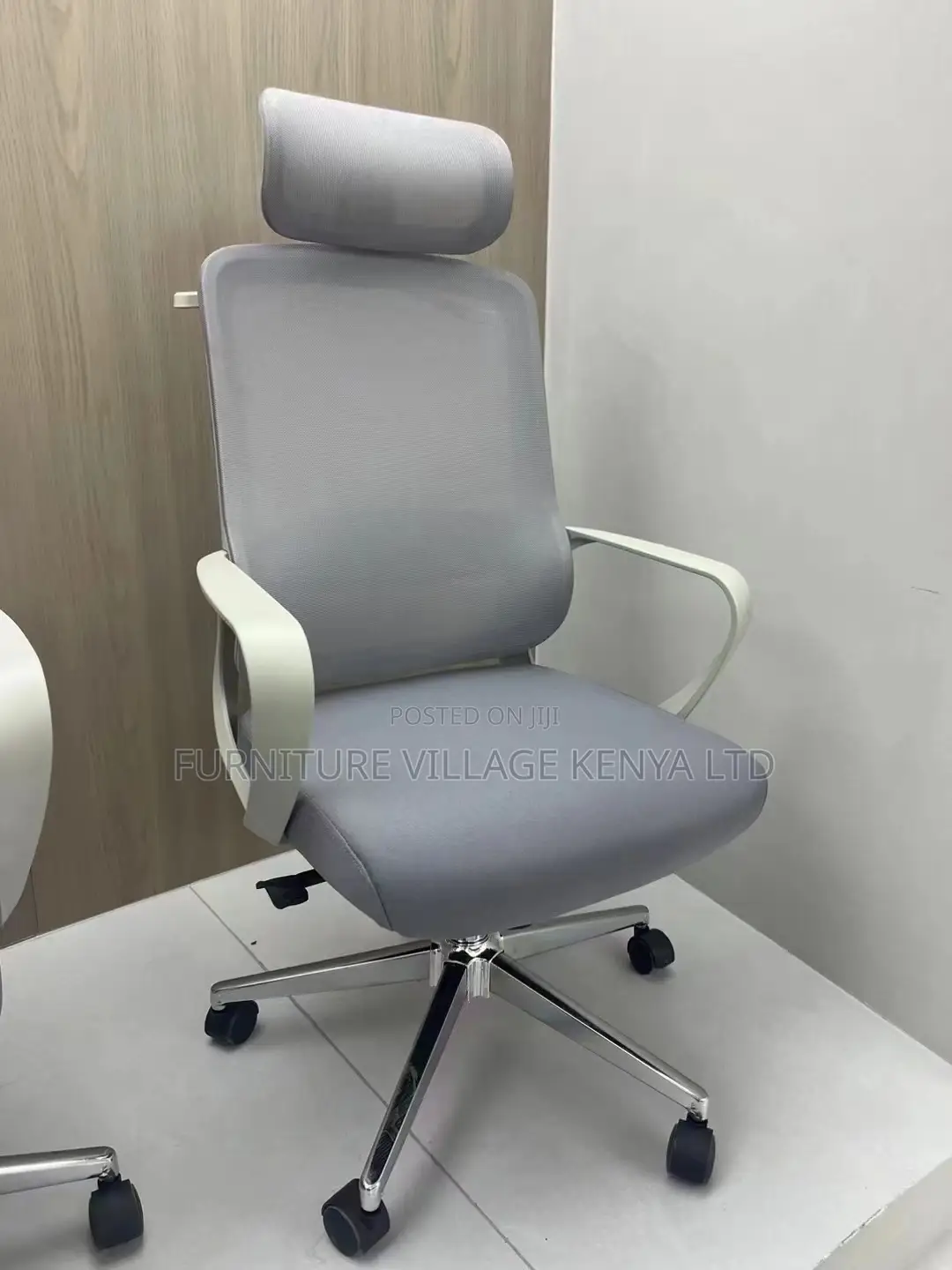 High-Back Executive Office Seat (Orthopedic Desk Chair)
