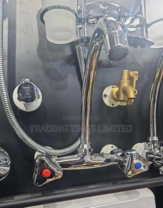 Lirlee Mixer Tap With Swivel Action