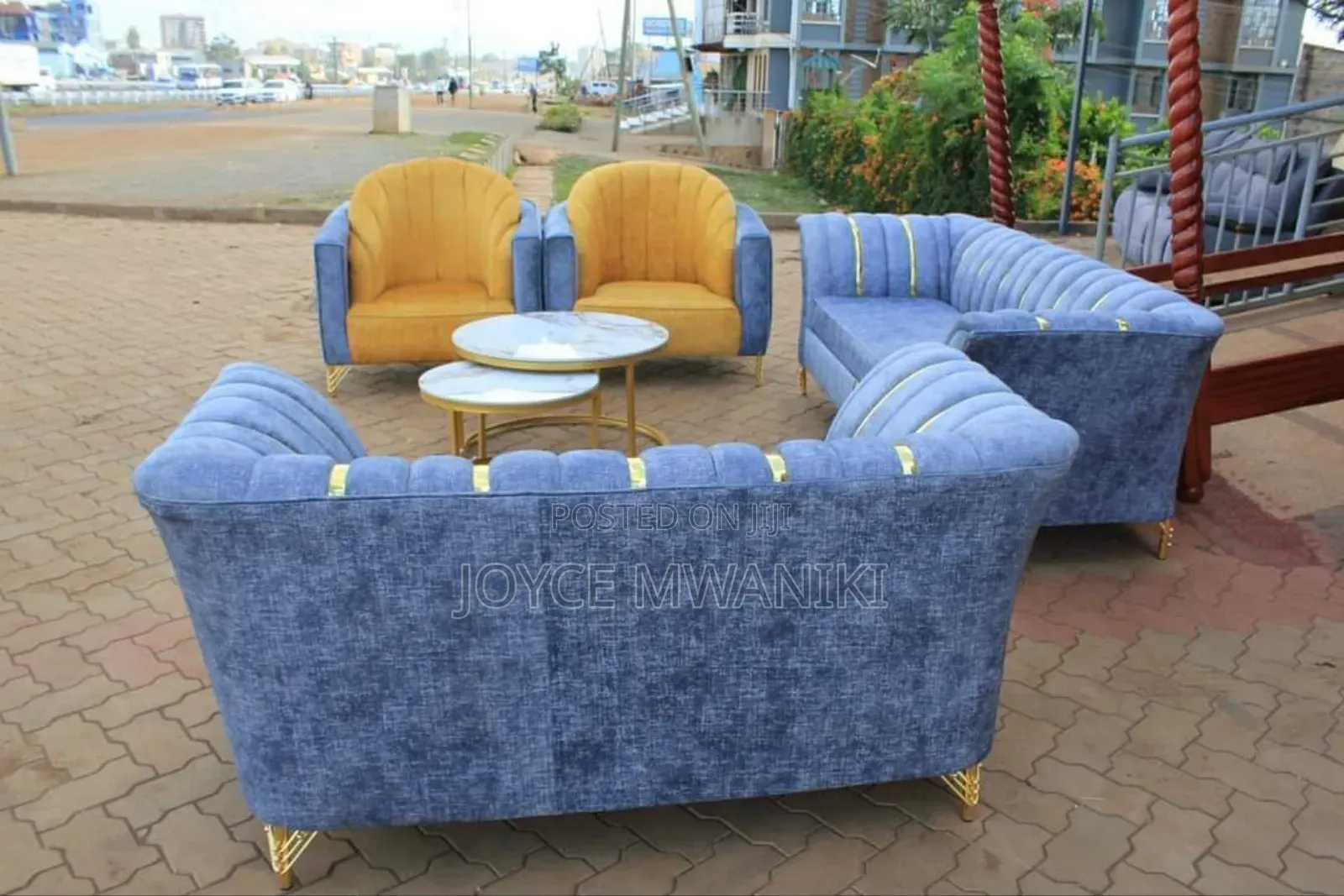 Set Of7 Seater and Coffee Table 
