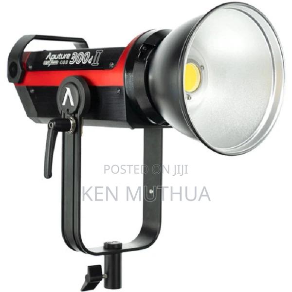 Aputure LS C300d II Daylight LED Monolight (V-mount) - main view