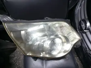 Noah 2012 Headlight Xenon (Rhs)