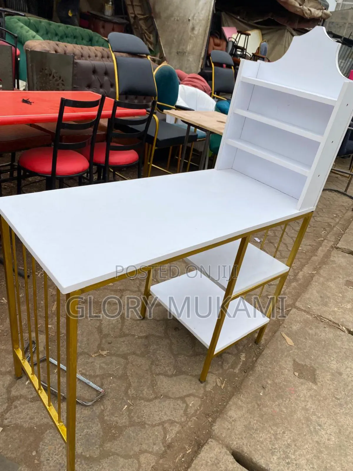 Manicure Table