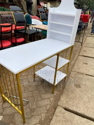 Manicure Table
