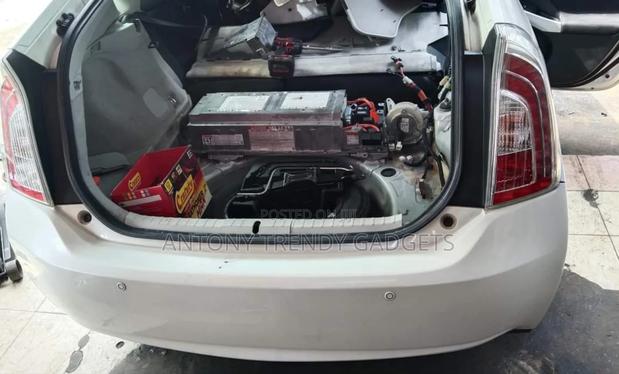 Tested Toyota Axio Hybrid Cell - main view