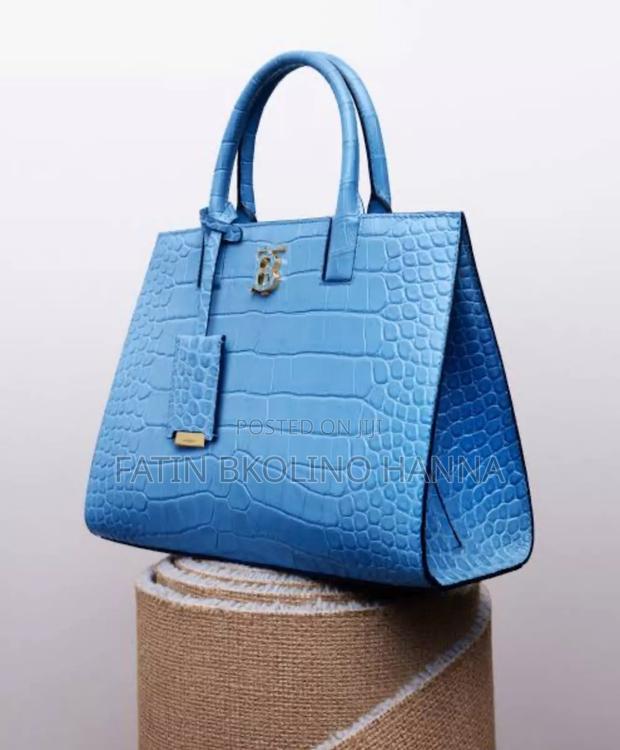 Classy Designer Handbag - thumbnail 2
