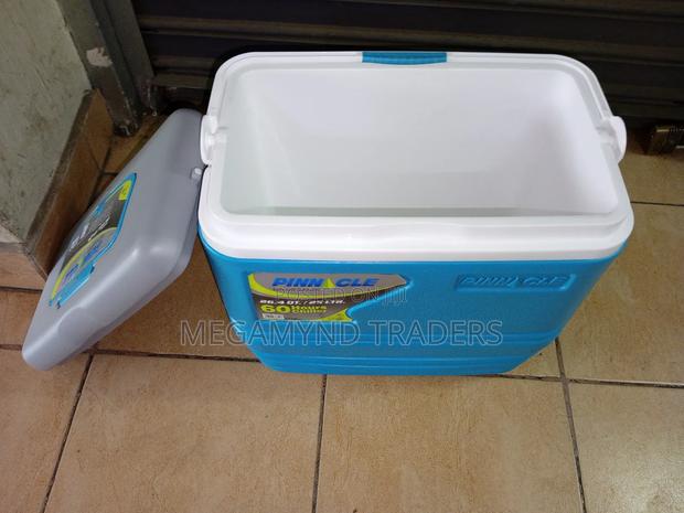 25 Litre Pinnacle Cooler Box / Ice Box - thumbnail 3