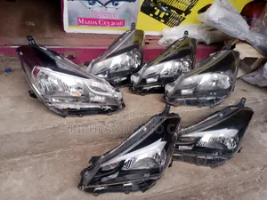 Headlight Vitz
