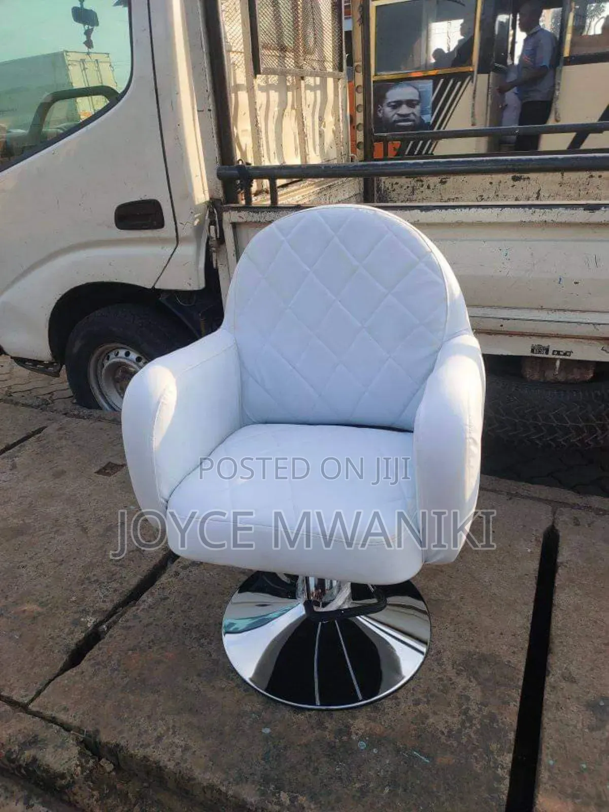 Hydraulic Styling Chair, White Colour 
