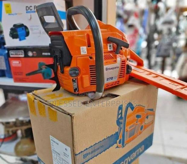 Husqvarna Power Saw 272xp / Husqvarna Powersaw/ Chainsaw 272 - main view