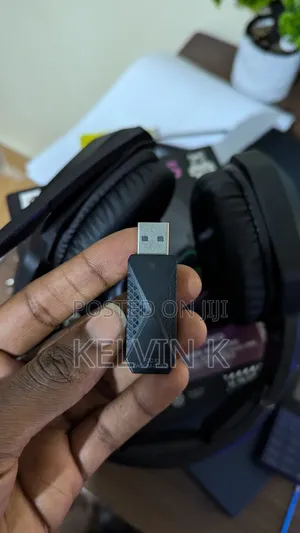 B100 Wireless Gaming Headphones