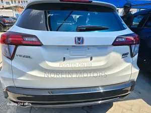 Honda Vezel 2017 White